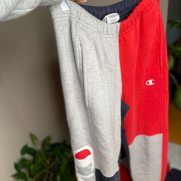 CHAMPION REVERSE WEAVE COLOURBLOCK TRACKSUIT - Picture 6 of 8